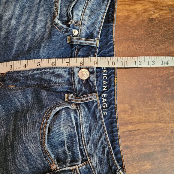 American Eagle Jeans 2 R Tomgirl Mid Rise Button Fly Ripped Medium Dark Wash - Picture 9 of 12